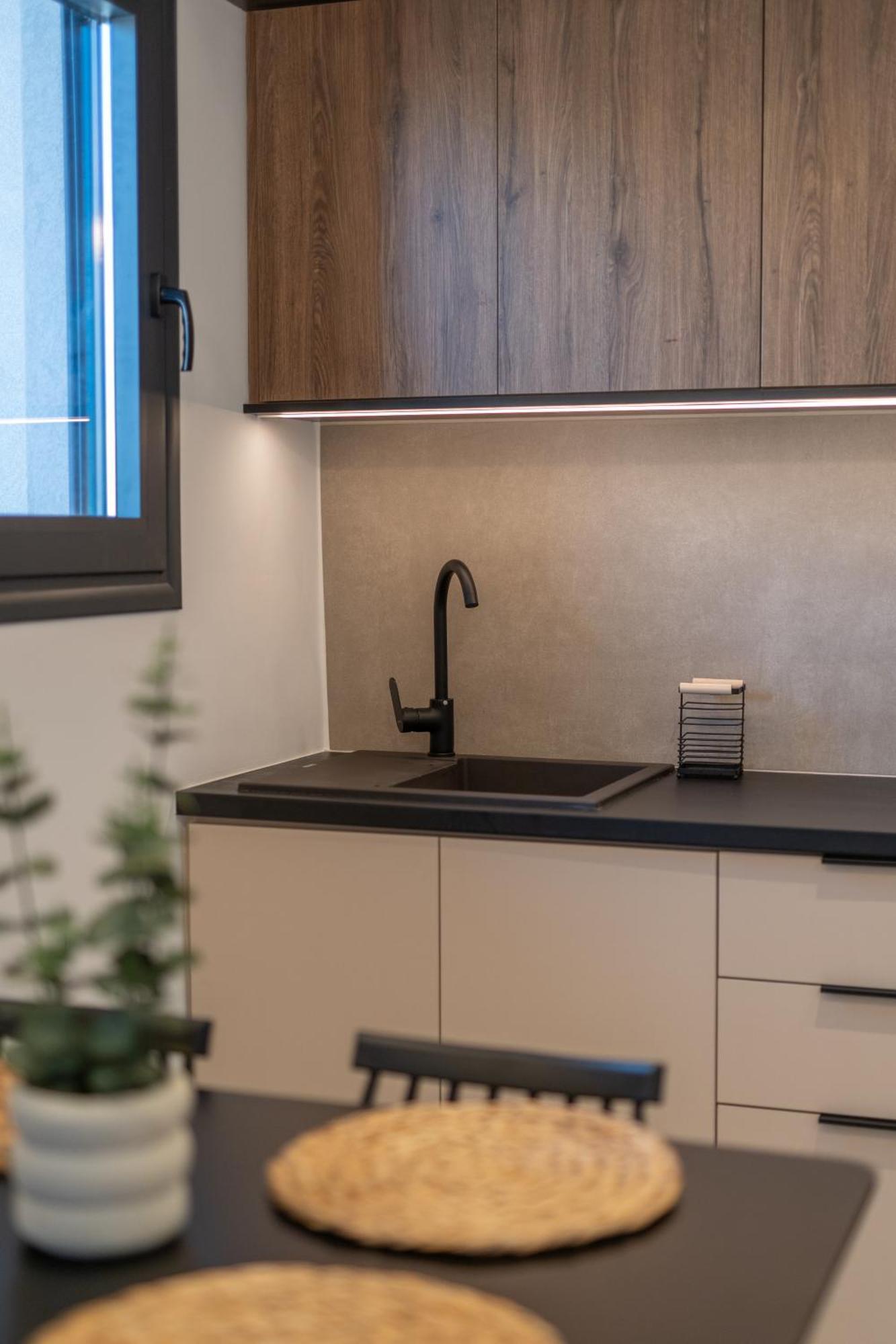 Le Fleur Suite Ираклион Экстерьер фото
